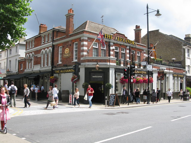 Wimbledon pub again offers a free Christmas Day meal for anyone on their own